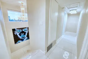 Beautiful 5bed w/ Pool. Close to strip - Image 5