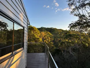 Spacious & modern home in tranquil bush setting - Image 3