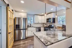 4BR w/ Hot Tub, Fire Pit, Games Near MSP & MOA - Image 3