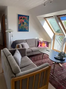 Beautiful place overlooking the water - Image 3
