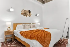 NYC 20 Min Designer Loft | Gym, Desk & Parking - Image 3