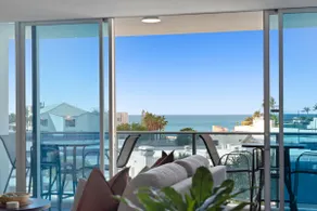 Hilton Surfers Paradise Hotel & Residences - Image 3