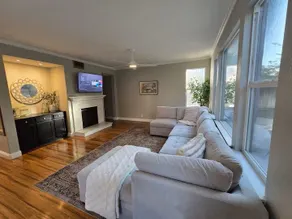 Entire Home 1BR • King Bed • Private Stay - Image 3