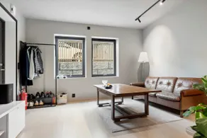 Peaceful and central basement apartment - Image 3
