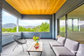 Stunning Townhouse Steps to CU & Hiking Trails - Image 5
