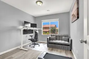 4BR Family Oasis w/ Gym & BBQ Near Vegas Strip - Image 4