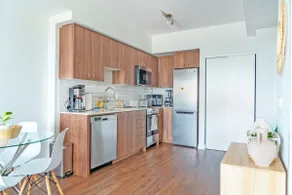21st- floor Luxury & City Views - Image 4