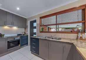 Tropical Retreat Home - Pool & BBQ - Image 4