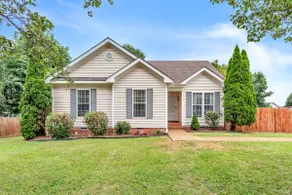 One-Level 3BR, Fenced Yard & Fire-pit - Image 3