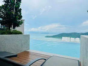Luxe Seaview Rooftop Pool Airport bayan lepas - Image 2