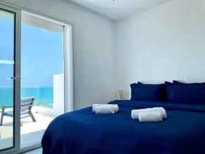S+2 Waterfront with Exceptional Ocean View - Image 5