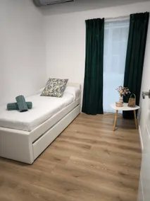 Alcalá de Henares Madrid Tourist Apartment, A. - Image 2