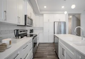 Entire 2800sfHome• KingBD•Pingpong•Recliner•Office - Image 5