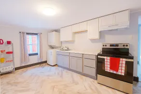 2Bed Chic Cod Upper Flat Downtown B - Image 2