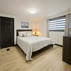 2Bed Chic Cod Upper Flat Downtown B - Image 5