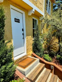Peaceful Hillside Guesthouse - Image 2