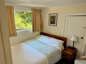 Peaceful Hillside Guesthouse - Image 3