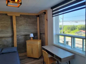 930 River View - Image 2
