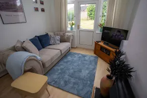 NEC, BHX Cosy 3 Bedroom House with Parking - Image 3