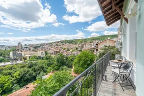 Old Town Tarnovo • Historic Building & Epic Views - Image 2
