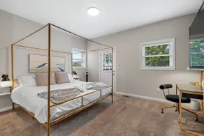 King Suite with a Skyline View + Parking - Image 3