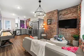 King Suite with a Skyline View + Parking - Image 2
