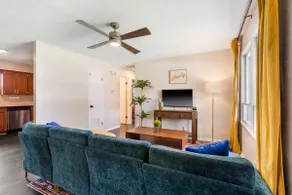 Nixa’s Nook-Hot tub + Walk to 14 Mill and Downtown - Image 5