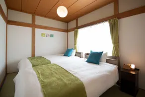Family groups / Everyone can enjoy / Up to 9 people / Discount for consecutive nights / Convenience store / Indoor parking - Image 3