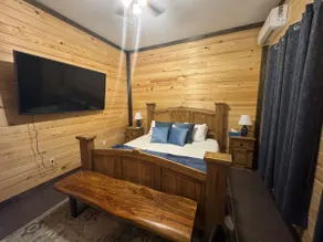 Cabin king beds, screen porch - Image 4