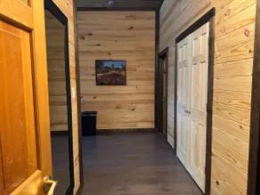 Cabin king beds, screen porch - Image 5