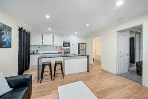 Spacious Queen Spa Suite - Image 2
