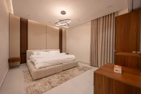 Elegant Self Entry Apt + Cinema & Terrace - Image 3