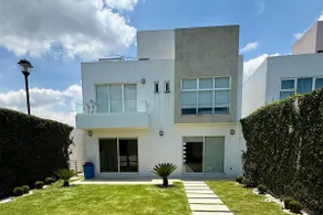 Spectacular House with Terrace and Lagoon in Metepec - Image 2