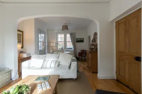 Quaint Cottage near City Airport & Titanic Quarter - Image 4