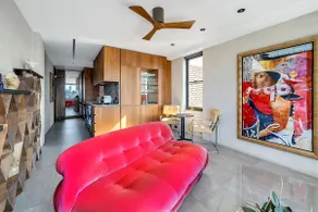 Art-Filled Apartment with Expansive Harbour Views - Image 5