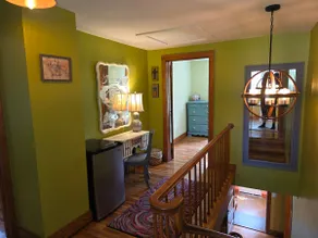 River Bend: A Charming Riverside Retreat - Image 4