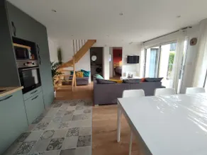 House with terrace and garden - Image 2