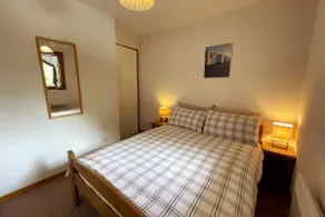 Comfy flat w/ ski piste views - Image 3