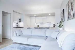 Luxury 2BR w/Private Sauna, Balcony & AC in Tripla - Image 2