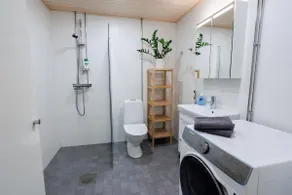 Luxury 2BR w/Private Sauna, Balcony & AC in Tripla - Image 5