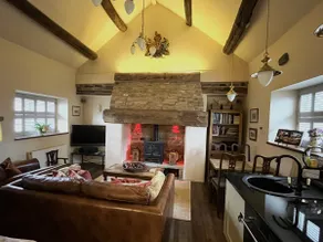 Old Barn Conversion close to the Peak District - Image 2