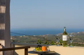 Traditional Villa w/Heated Pool, 5km to the Beach - Image 3