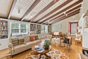 Spacious home with vintage character - Image 2