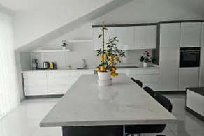 Modern bright apartment with sea views near Istanbul - Image 2