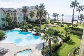 Two-story, beachfront loft - Image 5