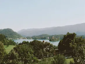 Bright Apartment With An Incredible Lake View :) - Image 3