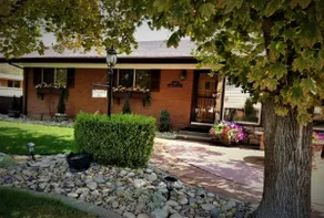 Charming Doggie friendly N. Salt Lake Ranch Home! - Image 2