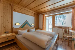 Apartment with glacier view and garden - Image 5