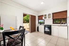 Cozy One Bedroom Air conditioned Apartment - Image 3