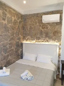 Romantic studio with sea view, free Wi-Fi. - Image 4